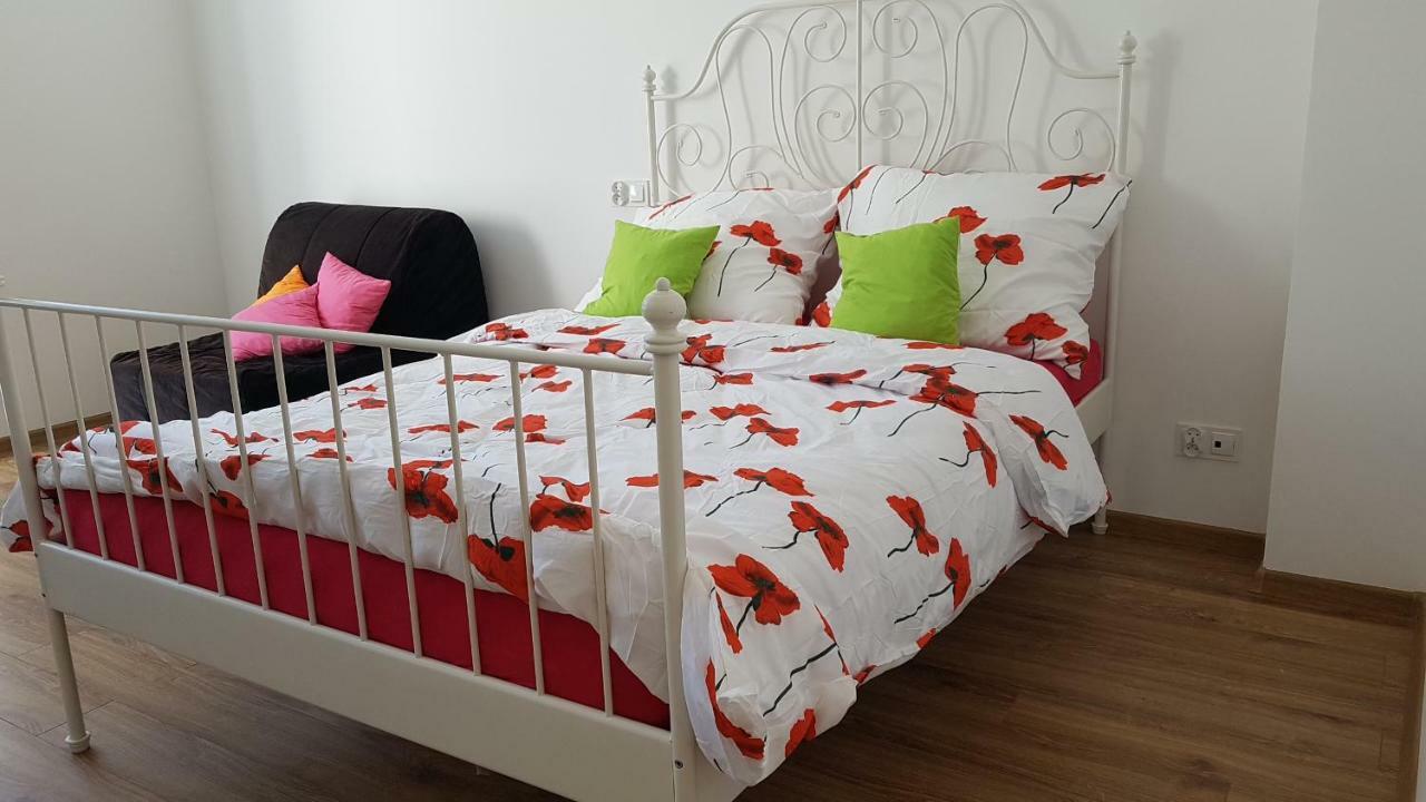 Słowiańska 4 *